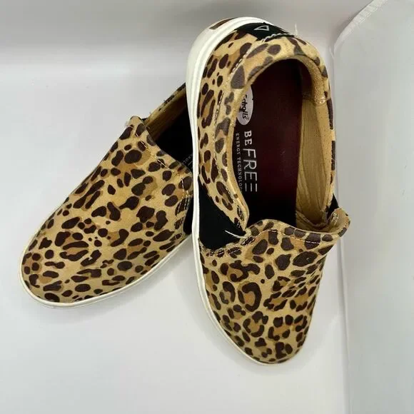 Dr. Scholl's WANDER UP Tan/ Black Women's Sneaker Slip On - Size 8 - Picture 2 of 6